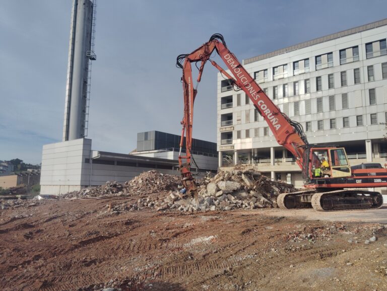 Completada la demolición del Hotel de Pacientes del CHUAC