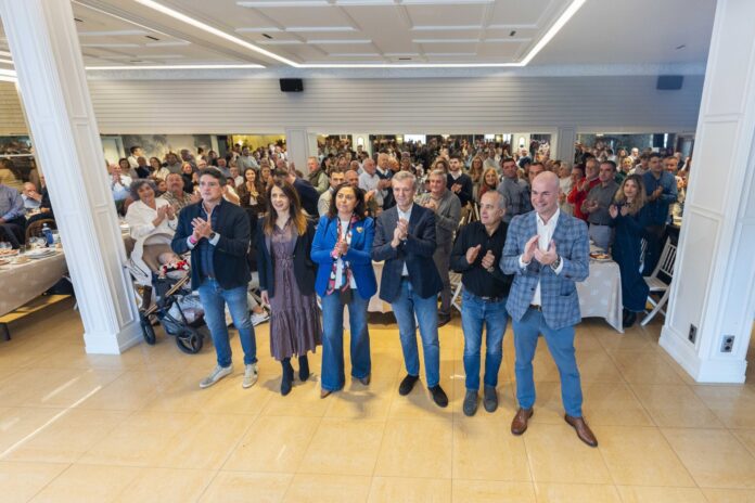 El presidente del PPdeG, Alfonso Rueda, en la tradicional pulpada de San Froilán organizada por el PP. ÍÑIGO ROLÁN
