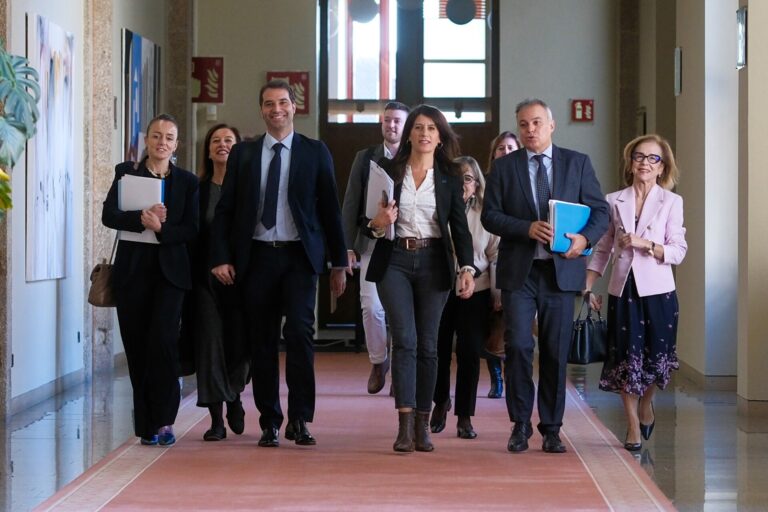 La Xunta cifra en 2.985 las viviendas públicas en marcha: 1.000 están en construcción y entregará las primeras en 2026