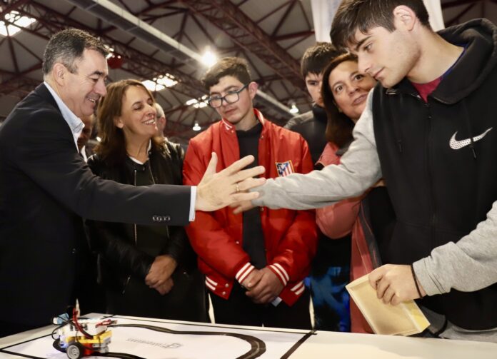 El conselleiro de Educación, Román Rodríguez, inaugura el certamen GaliciaSkills 2025. XUNTA DE GALICIA