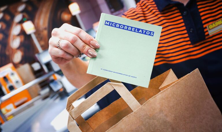 Gadis edita 12.000 libros de microrrelatos para impulsar el talento emergente