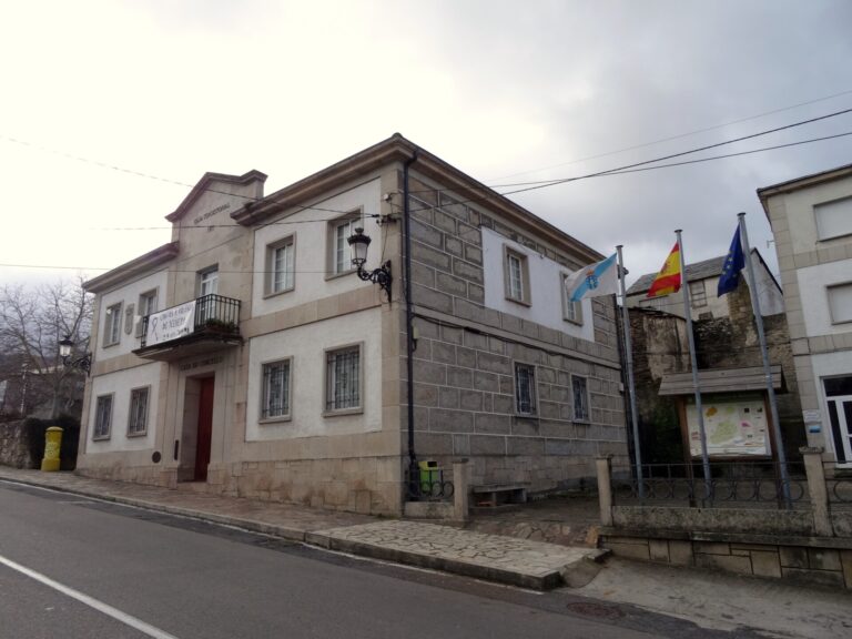 El PP y dos trásfugas del PSOE firman una moción de censura en Manzaneda que hará alcalde al popular Pedro Yánez