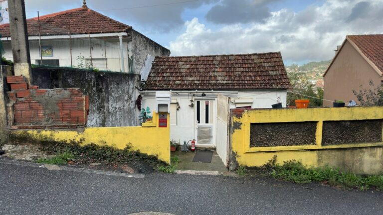 Vecinos de la parroquia viguesa de Cabral denuncian inseguridad, amenazas y venta de drogas desde una casa okupada