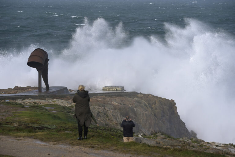 Las rachas de viento superan los 110 km/h en Punta Candieira, en Cedeira (A Coruña)