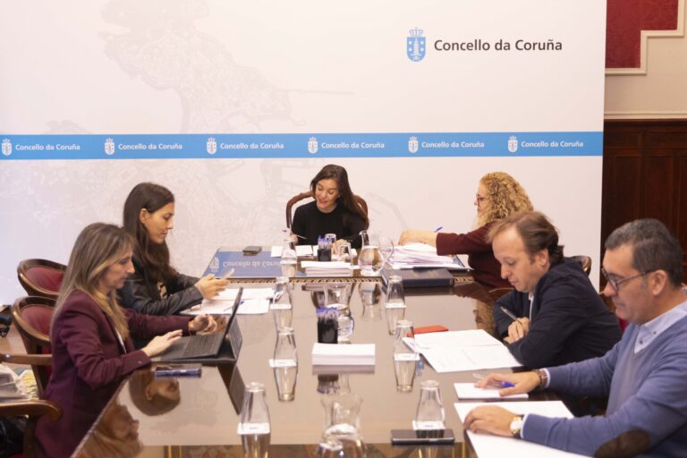 El Ayuntamiento de A Coruña anuncia actuaciones para la mejora de parques infantiles y nuevas pistas multideportes