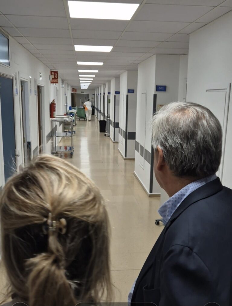 La Xunta finaliza la renovación de los falsos techos que hirieron a un paciente en el Hospital de Ferrol