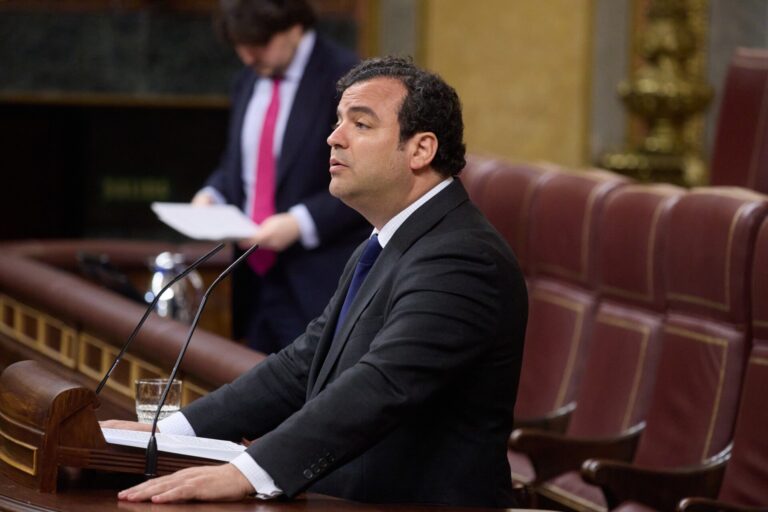 Vox ve a Alcoa San Cibrao «víctima» de la política industrial «pactada por PSOE y PP»