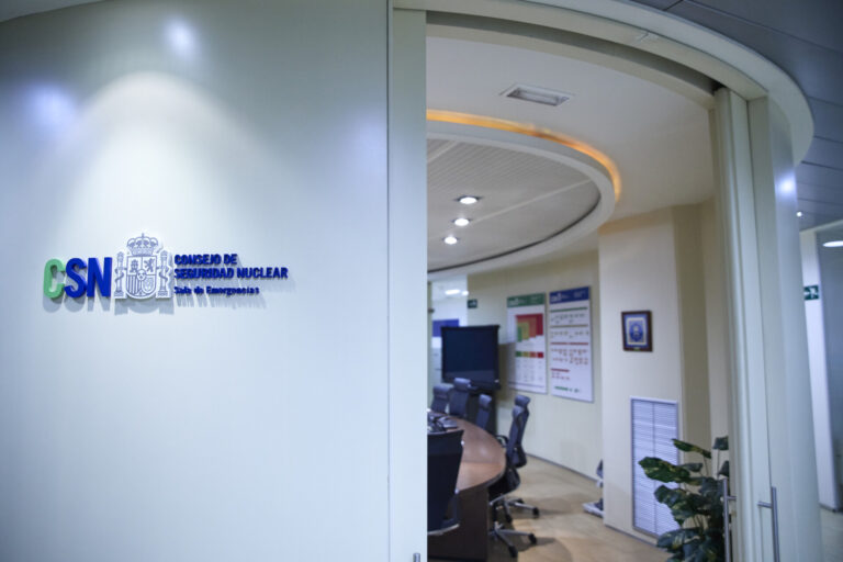 El Congreso guarda un minuto de silencio en memoria de Donato Fuejo, exdiputado socialista y expresidente del CSN