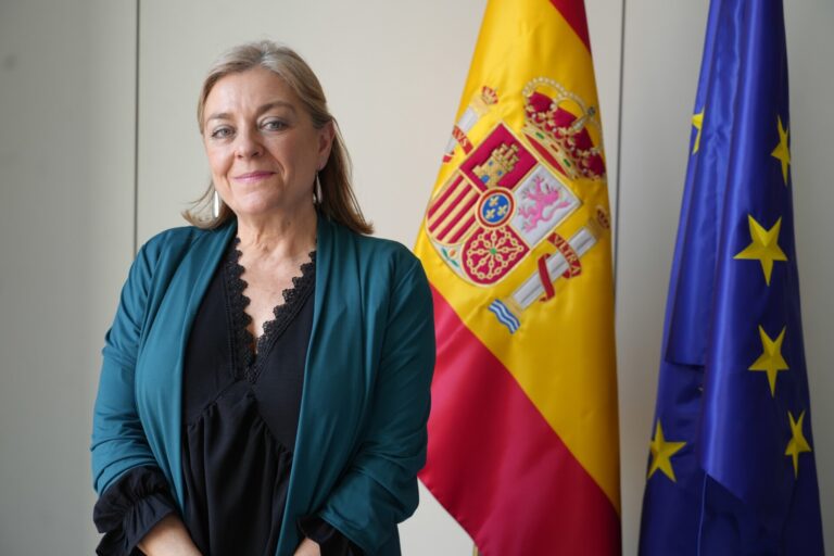 Once sindicatos de funcionarios piden al Gobierno participar en la negociación salarial del colectivo