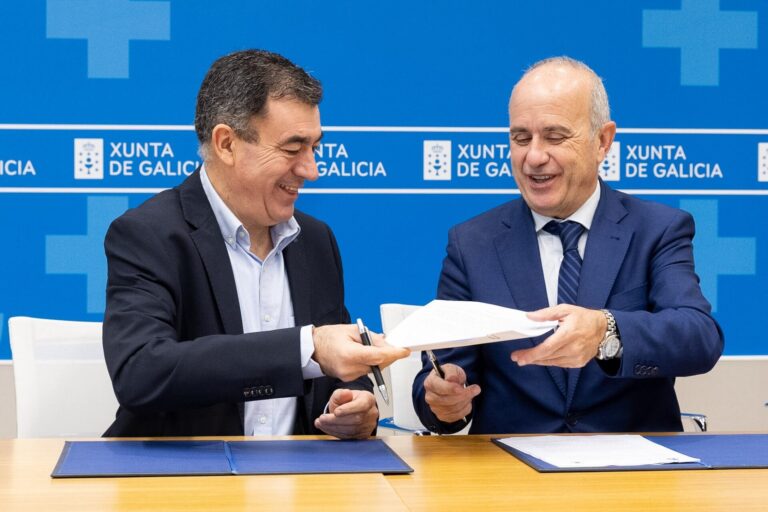 La Xunta y la UNED firman un acuerdo que triplica el número de plazas para el Máster del Profesorado en Galicia