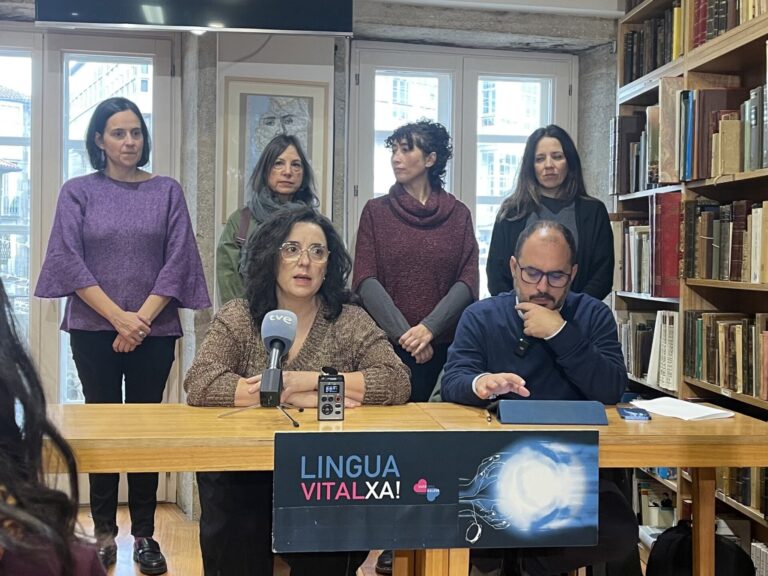 Queremos Galego denuncia que las cuentas de 2026 destinan 375,62 euros a cada centro escolar para normalizar el galllego