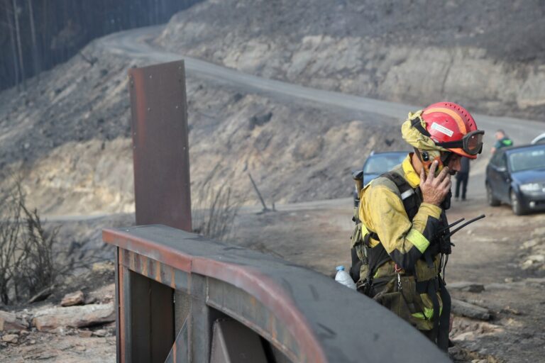 La Xunta pide implicación al Gobierno para disminuir los efectos de las cenizas en el agua por los incendios