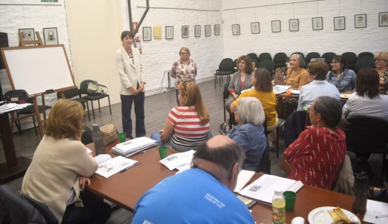 Pontón reivindica en Uruguay el sector naval gallego y espera que el contrato de Cardama se resuelva «lo antes posible»