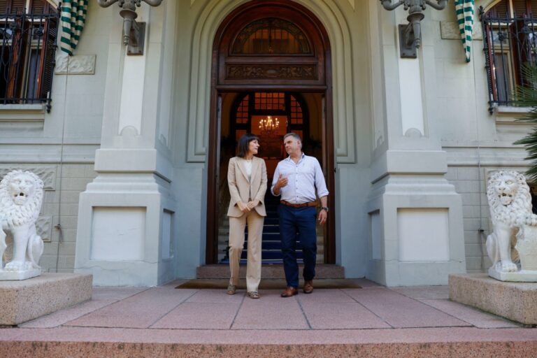 Ana Pontón traslada al presidente de Uruguay el proyecto del BNG y toma como ejemplo el Frente Amplio