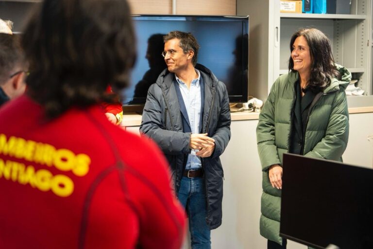 El PP ataca a Sanmartín con el conflicto de los bomberos: «Que eliminen asesores y en 24 horas se soluciona el problema»