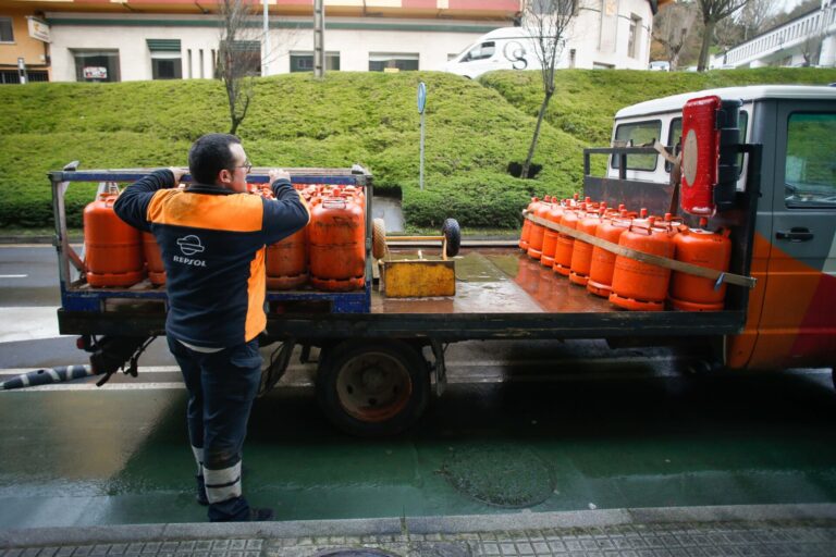 La bombona de butano baja un 4% a partir de este martes, hasta los 15,46 euros