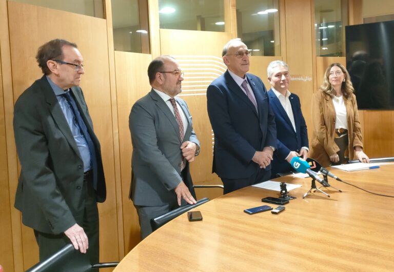 La descentralización de Medicina empezará por 5º en los dos próximos cursos y se completará con 4º en el curso 28-29