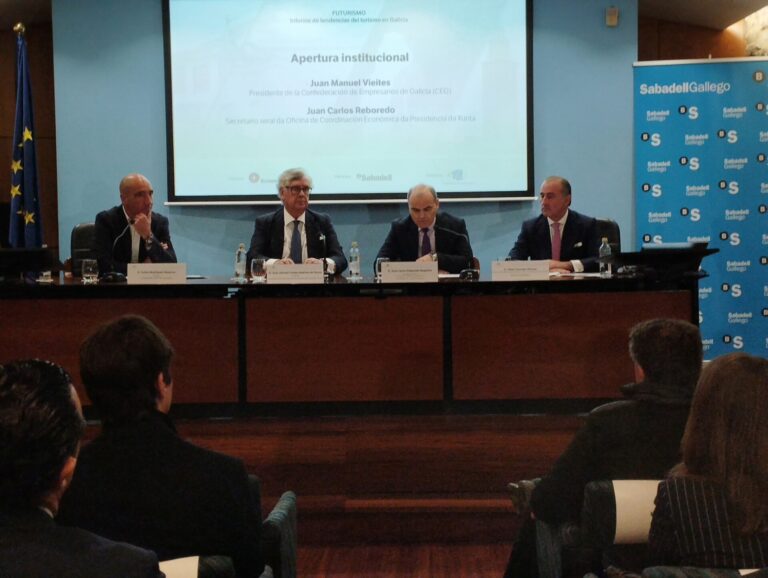 Vieites (CEG) prevé un crecimiento del turismo de entre «un 2 y un 4%» hasta 2027, año Xacobeo