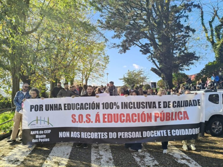 Familias del CEIP Monte dos Postes, en Santiago, se movilizan para exigir «más personal especializado» para los alumnos
