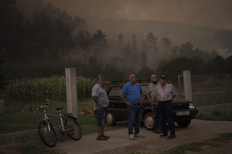 Pleno.-La Xunta dice «avanzar con seguridad» en la restauración tras los incendios ante críticas del BNG por «no actuar»