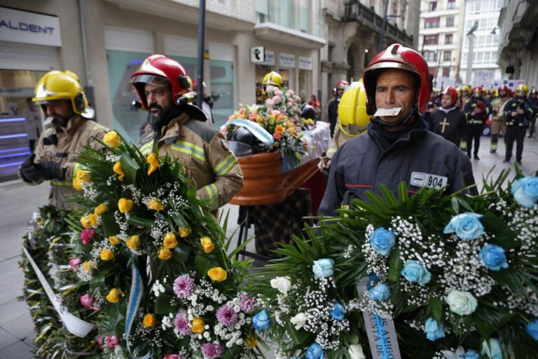 Bomberos comarcales de Galicia anuncian protestas en demanda de la contratación de personal