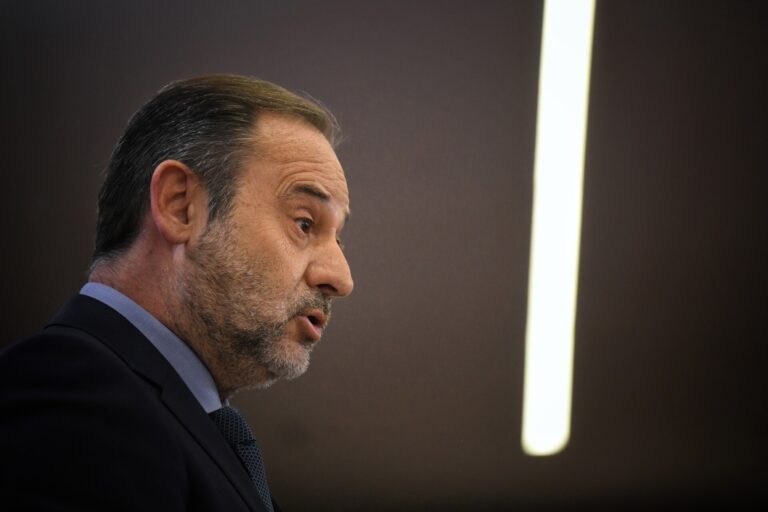 Fiscalía pide que el jefe de Gabinete de Montero, el exCEO de Air Europa y Pardo de Vera declaren en el juicio a Ábalos
