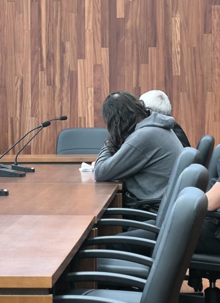 Nuevo intento de acuerdo este viernes en el caso del hombre que mató a su exmujer delante de sus hijos en Baiona