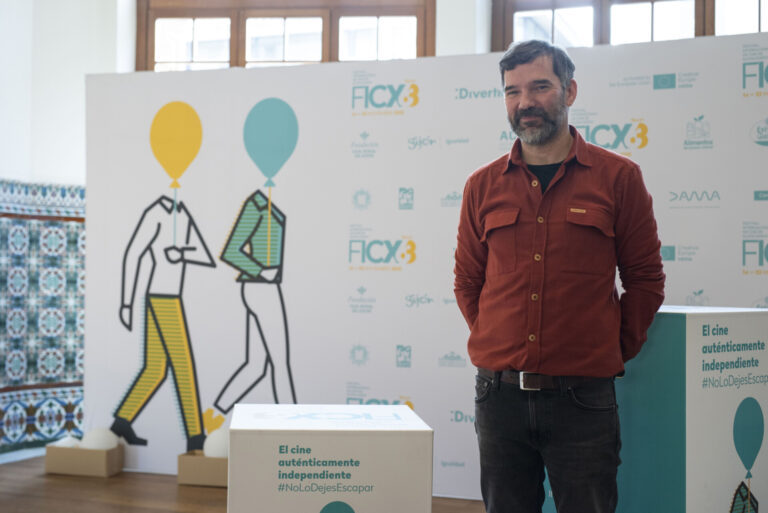 Las nuevas películas de Ángel Santos y Anxos Fazáns, premiadas en el Festival de Gijón