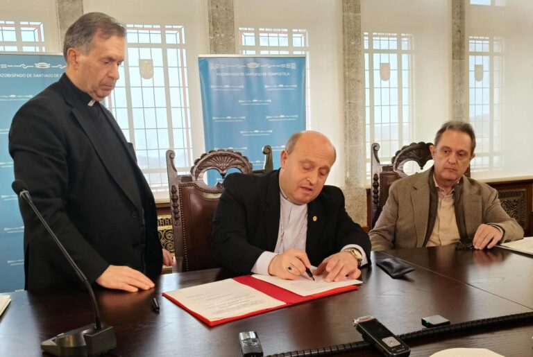 El Arzobispado de Santiago crea la Fundación Educativa Ultreia: «Necesitamos personas con un sano espíritu crítico»