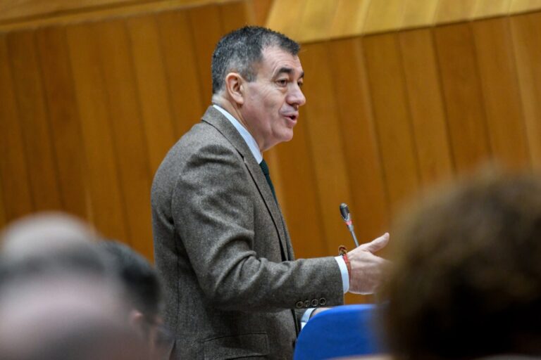 La Xunta pide por carta al Gobierno que acabe con las «discrepancias» sobre el programa de auxiliares de conversación