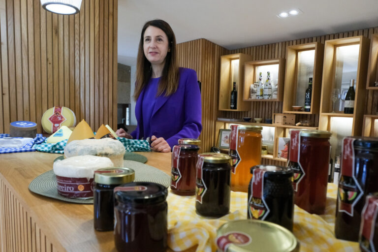 Rural.- La Xunta destaca el «valor y calidad» de la miel gallega y las condiciones de la Comunidad para su producción