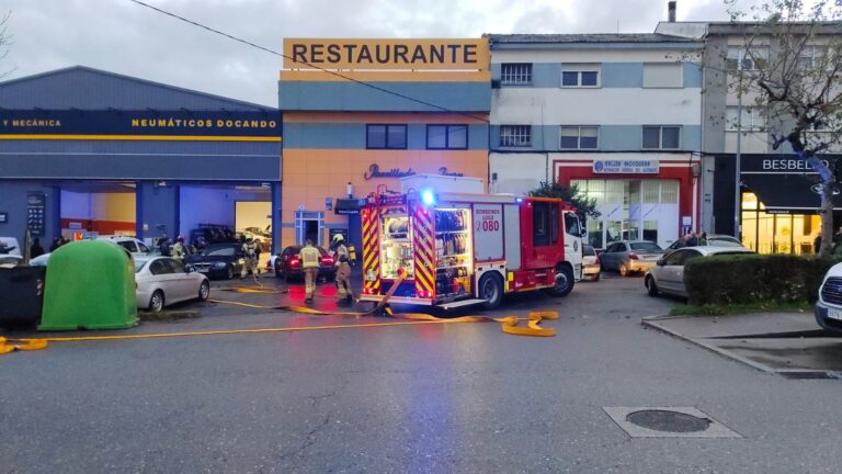 Un pequeño incendio en un restaurante de O Ceao, en Lugo, moviliza a los bomberos