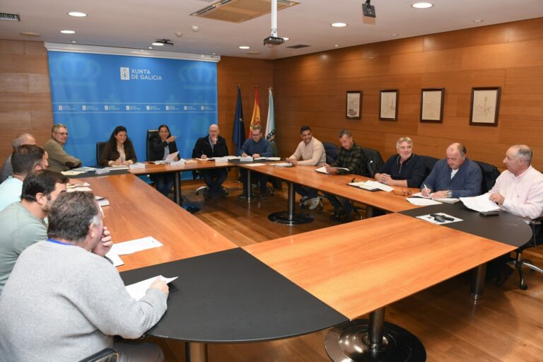 Pesca.- La extracción de mejilla se retrasa a enero, mientras la marea roja alcanza su «pico» y se espera que mejore