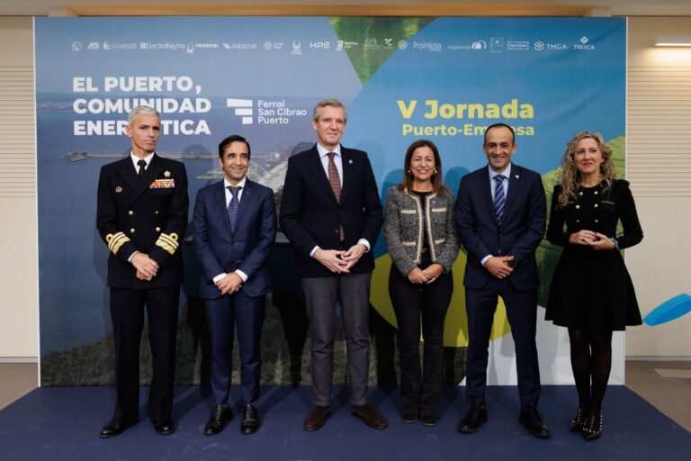 Rueda sitúa el puerto de Ferrol como «referente» en la descarbonización y subraya el apoyo a la transición energética