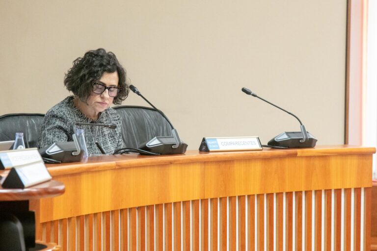 La Xunta defiende una reducción del 12% del tiempo de espera de dependencia frente a críticas del PSdeG