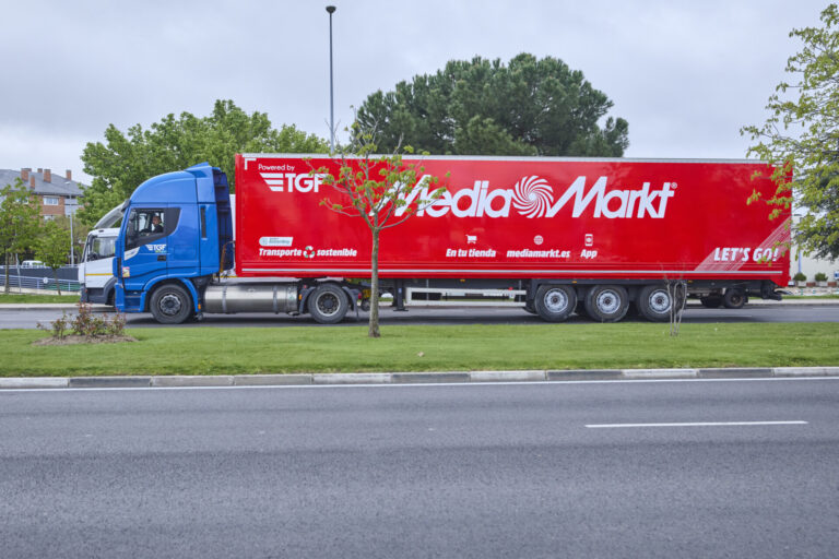 Consumo multa con 350.000 euros a siete empresas por aplicar falsas rebajas durante el ‘Black Friday’ de 2023