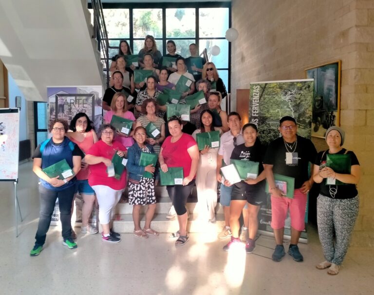 Rural.- Fundación María José Jove y Xunta promueven la inserción laboral con nuevas titulaciones en ayuda a domicilio