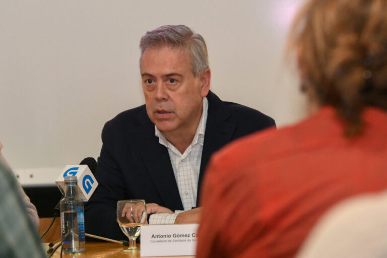 Gómez Caamaño insiste y exige a Mónica García un «esfuerzo negociador» para evitar la huelga de médicos de diciembre