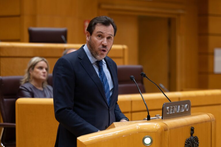 Puente prevé cerrar en diciembre la fase 3 del estudio del servicio de Cercanías en Galicia