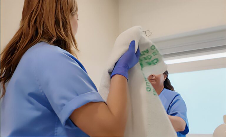 El Sergas se compromete con los técnicos de enfermería a incluir al SAE en el Consejo Técnico de Atención Primaria