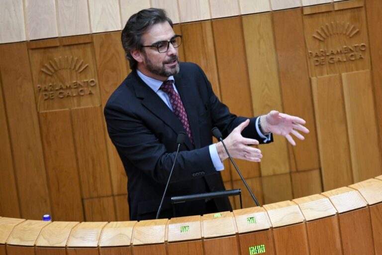 La Xunta espera que la ley de administración local esté en 2026 y BNG denuncia «infrafinanciación» a municipios