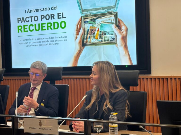 La Xunta aboga por la coordinación sociosanitaria para una «atención integral» a los pacientes con alzhéimer