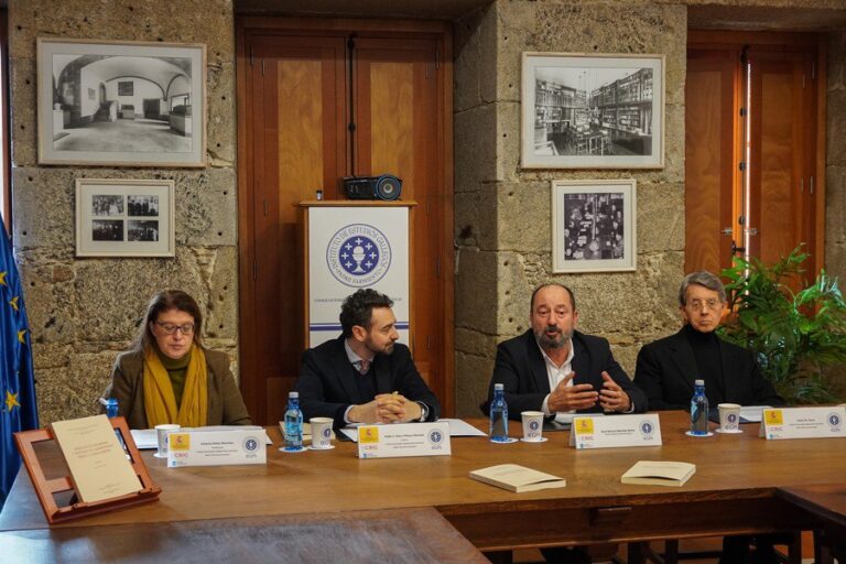 Santiago y Roma, «biografiadas» en una obra presentada en Galicia que explora sus desarrollos durante los Años Santos