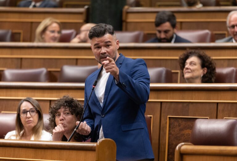 Rufián llama «inútiles» a los del PSOE por su actuación en casos de acoso sexual: «Nadie entiende lo que están haciendo»