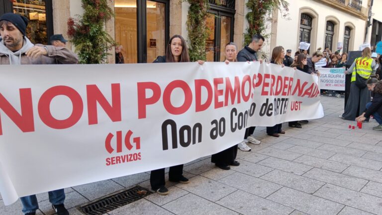 Personal del sector del comercio textil se moviliza en A Coruña contra un convenio estatal: «Quieren rebajar derechos»