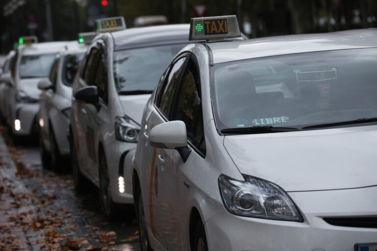 La Xunta adquirirá taxis adaptados para movilidad reducida, bajas emisiones o eléctricos