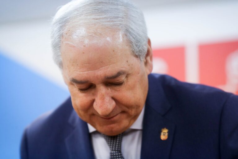 La dimisión de Tomé al frente de la Diputación de Lugo será efectiva este viernes y el PSdeG trabaja en su sucesión