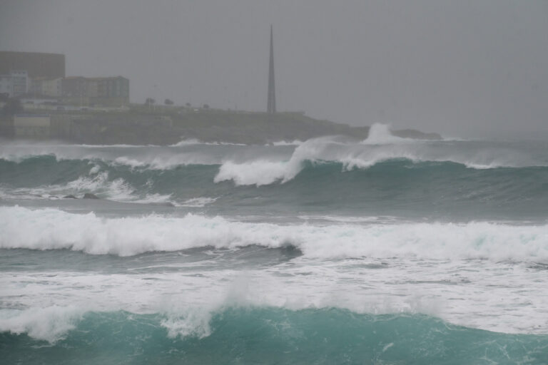 La Xunta activa para este viernes la alerta naranja por temporal costero en todo el litoral