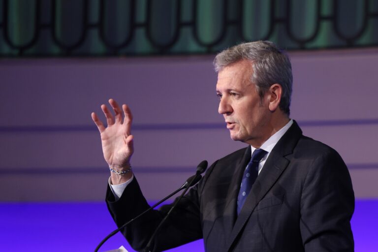 Alfonso Rueda advierte de que el Gobierno está en un proceso de «descomposición» por «corrupción y escándalos»