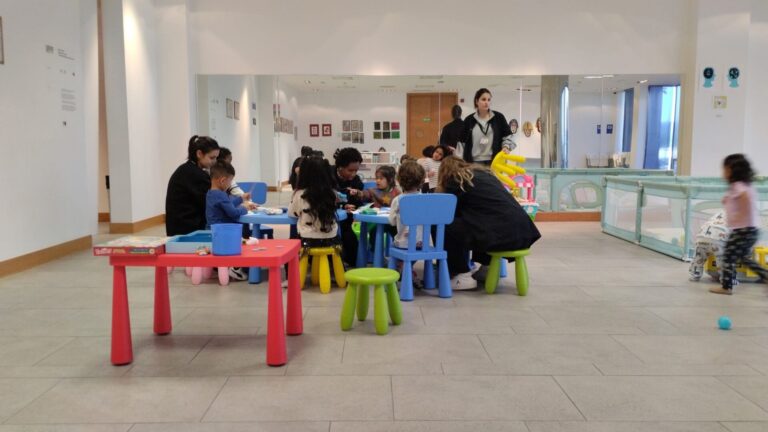 La Fundación María José Jove atiende a 72 familias con menores a través de su programa ‘Peques’